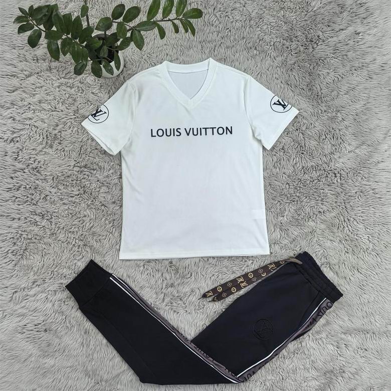 Louis Vuitton Tracksuit Wmns ID:20261003-152